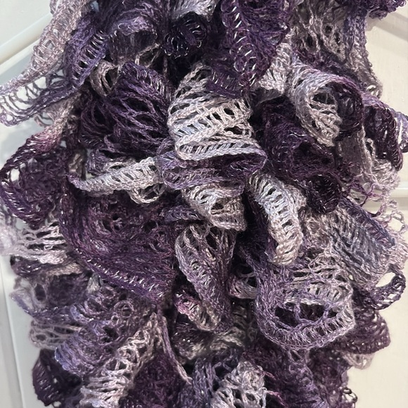 3pk Handmade Knit Scarves - Picture 5 of 7